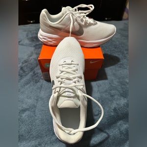 Nike Revolution 6 Women's Road Running Shoes